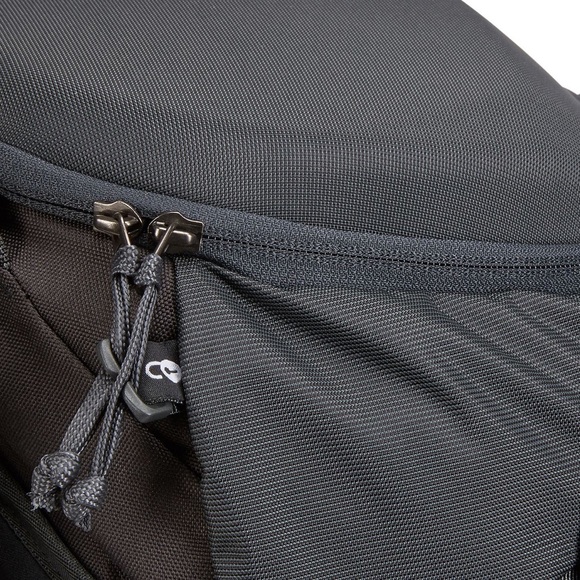 Thule Landmark 40L carry on size backpacking bag brand new - Picture 10 of 11